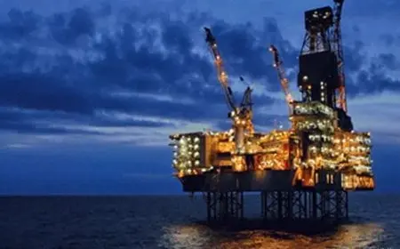 روسيا تؤكد التزامها بالرد الدبلوماسي بعد السيطرة الأمريكية على سفينتها