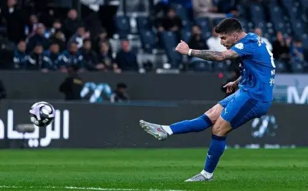 الهلال يحقق فوزاً ساحقاً على الحزم بثلاثية ويواصل هيمنته في صدارة الدوري السعودي