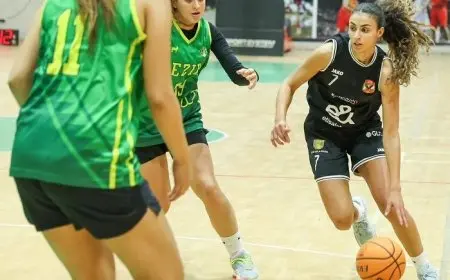 الأهلي يتألق ويحقق فوزاً ساحقاً على الجزيرة في دوري السوبر لسيدات السلة