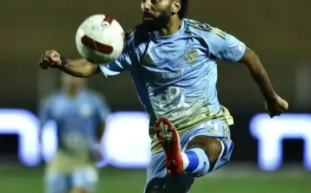 الشحات يقود الأهلي للتفوق على فاركو بتسجيل هدفين في الشوط الأول