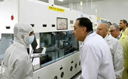 مدبولي يدشن مجمع مصانع إيليت سولار لتقنيات الطاقة الشمسية في السخنة الصناعية