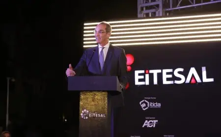 وزير الاتصالات يعلن عن تفاصيل برنامج تدريب الطلاب في مبادرة الرواد الرقميون