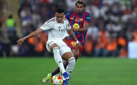 برشلونة والريال يكتبون تاريخ السوبر الإسباني بثلاثة أهداف مذهلة في الوقت القاتل