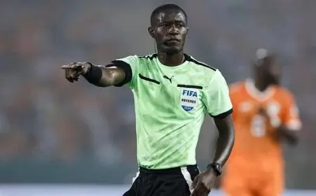 أتشو الجابوني يقود التحكيم في نصف نهائي بطولة أفريقيا بين مصر والسنغال