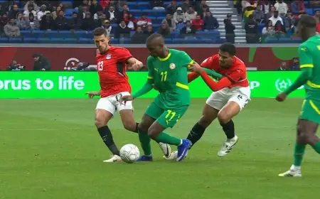 تريزيجيه يحل بديلا لأحمد فتوح في الشوط الثاني لمباراة منتخب مصر ضد السنغال