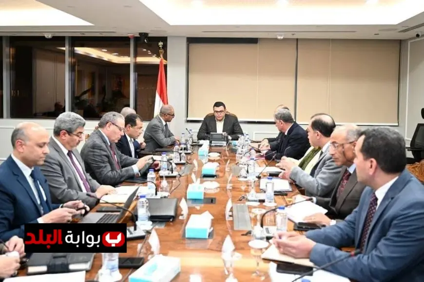 وزير الإسكان يناقش التقدم في مشروعات مبادرة حياة كريمة لتطوير القرى المصرية
