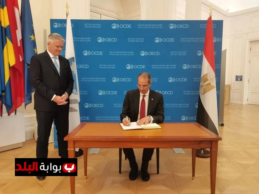 وزير الاتصالات يكشف عن أسعار الأجهزة المحمولة المصرية تتراوح بين 3 آلاف و100 ألف جنيه