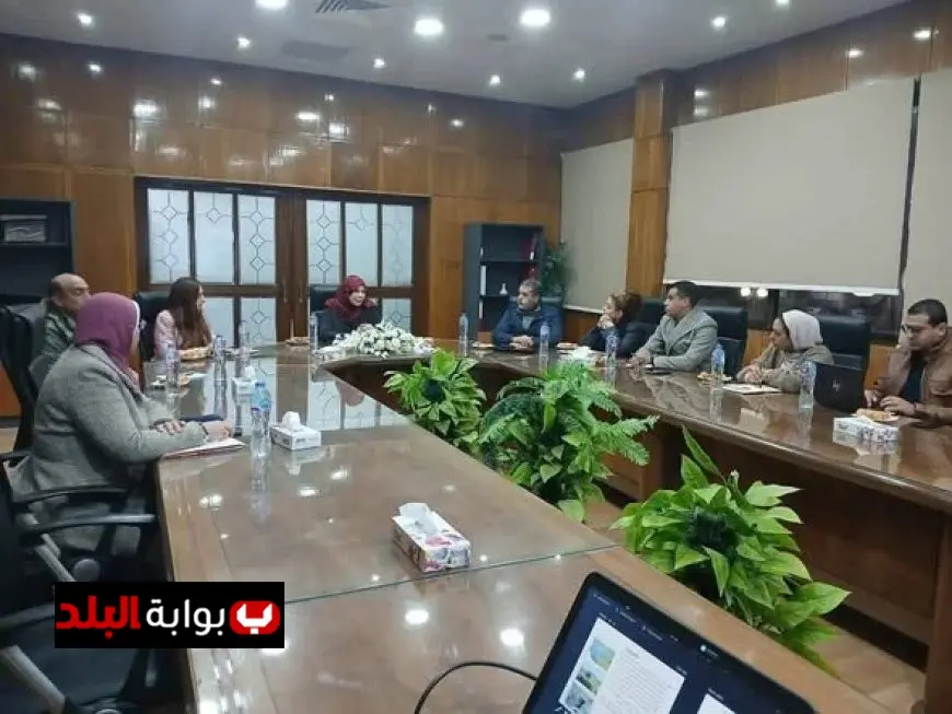 وزير الرى يشرف على تجهيز دورات تدريبية للنساء في برنامج تكافل وكرامة لاستغلال ورد النيل