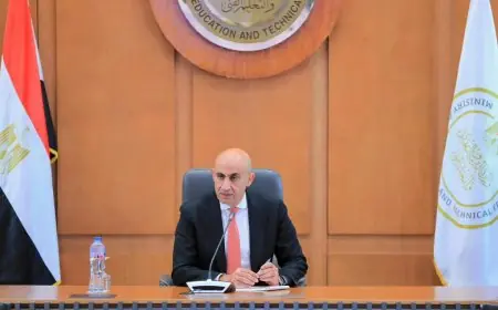 وزير التعليم يعلن أسئلة امتحانات الشهادة الإعدادية ستكون من الكتاب المدرسي فقط