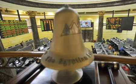 الأسواق المصرية تنخفض مطلع الأسبوع بسبب ضغوط بيع المستثمرين العرب والأجانب