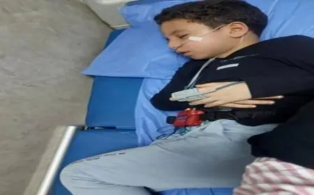 أم تُناشد لإنقاذ طفلها من مرض نادر وتطمح لرؤيته يقف على قدميه