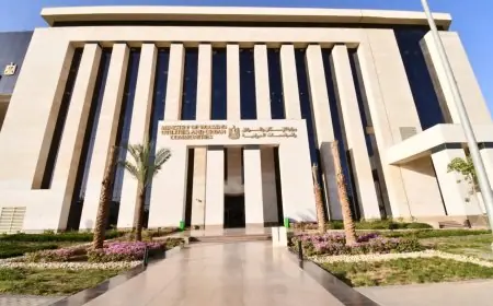 فرص استثمارية مميزة بيع محال تجارية وصيدليات ووحدات إدارية ومهنية في 4 مدن جديدة