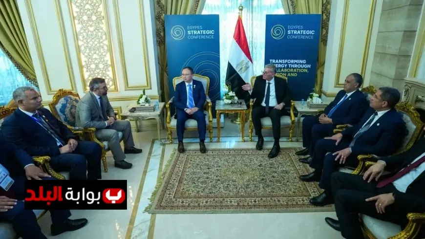 وزير البترول يناقش مع يونايتد إنرجي استراتيجيات تعزيز الإنتاج في الصحراء الغربية وتحويل التشغيل من السولار إلى الطاقة الشمسية