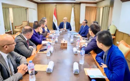 وزير التعليم يؤكد خلال لقائه بوفد هواوي سعي الوزارة لتوفير التكنولوجيا وتقنيات الذكاء الاصطناعي لكل الطلاب