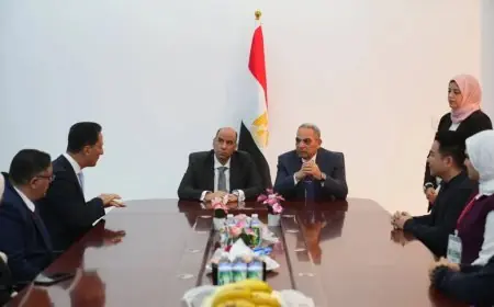 وزير العمل يختتم جولته في الإسماعيلية بزيارة مثيرة لشركة هواهونج المتخصصة في الملابس الجاهزة