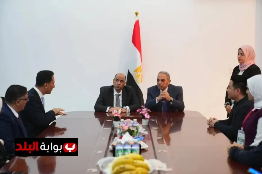 وزير العمل يختتم جولته في الإسماعيلية بزيارة مثيرة لشركة هواهونج المتخصصة في الملابس الجاهزة